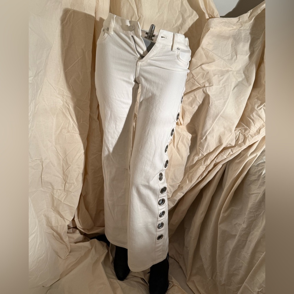 Alice + Olivia Crisp White Low Rise Jeans